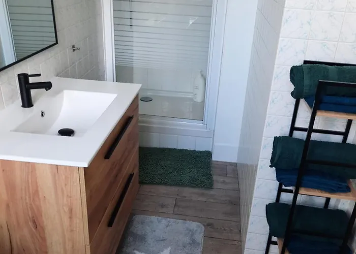 Rent 25 M2 Center, 布雷斯特